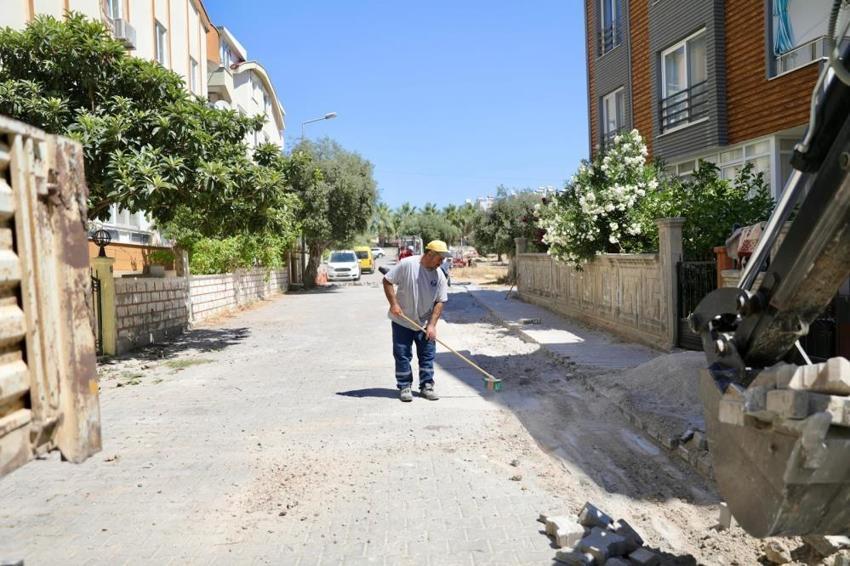 Didim'de sokaklar yenileniyor! Efeler Mahallesi’nde parke taşı seferberliği tamamlandı!