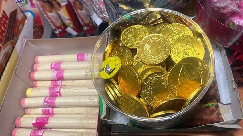 İzmir'de 35 yıllık esnaf 90’lar ruhunu yaşatmaya devam ediyor: Bornova'daki bu bakkalda yok yok!