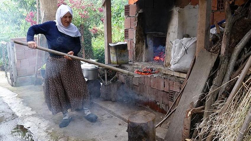 150 yıllık Karadeniz efsanesine tescil geliyor! Sürmene 'tenekede mısır ekmeği' için düğmeye basıldı!