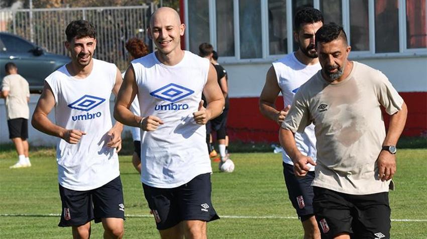 Kırmızı-beyazlılarda yeni sezon mesaisi başladı: Balıkesirspor sahaya indi