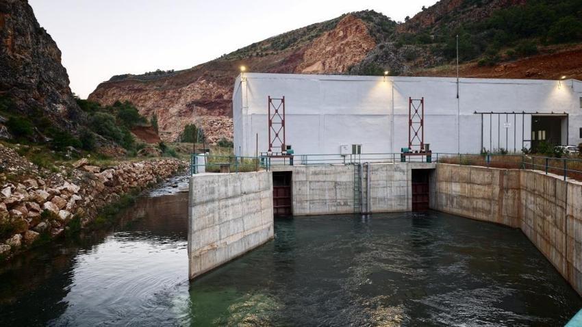 Enerji de sulama da ona emanet: Toroslar'ın arasında ekonomiye değer katıyor