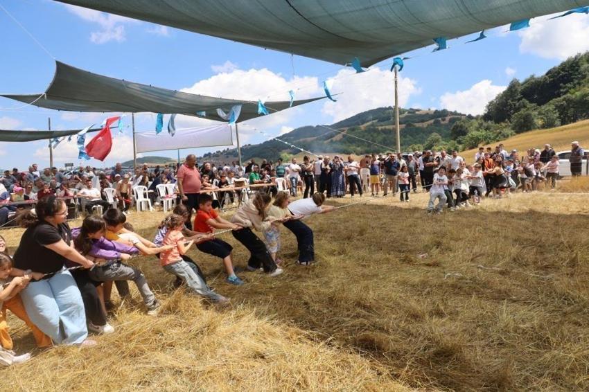 Samsun'da baba ocağında dev buluşma: Gurbet ile sıla bir araya geldi
