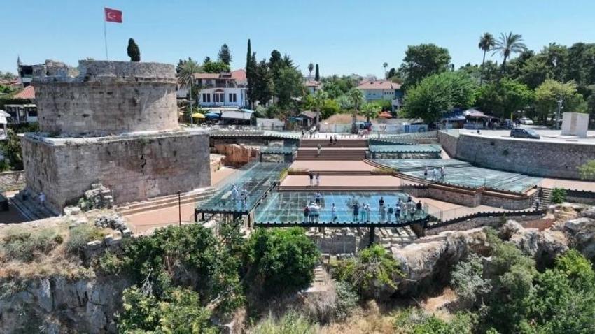 2 bin yıllık hazine ziyaretçilere açıldı: Antalya Hıdırlık Kulesi kapılarını açtı