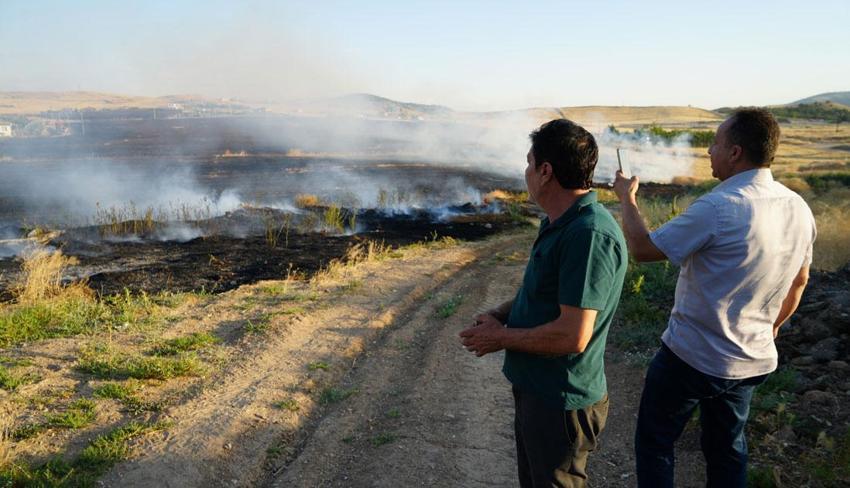 Kırıkkale'de bir izmarit faciaya yol açıyordu: Alevler mandıra ve evlere kadar ilerledi