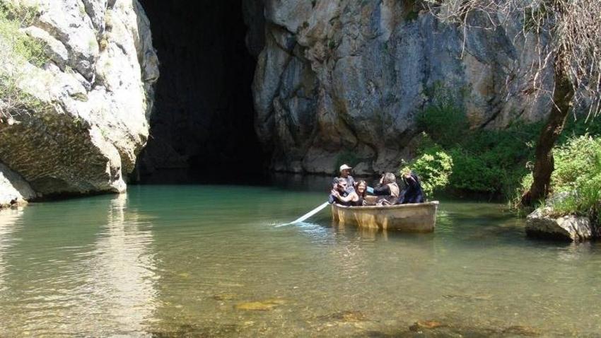 Konya'nın en uzun mağarası turistlerin gözdesi oldu