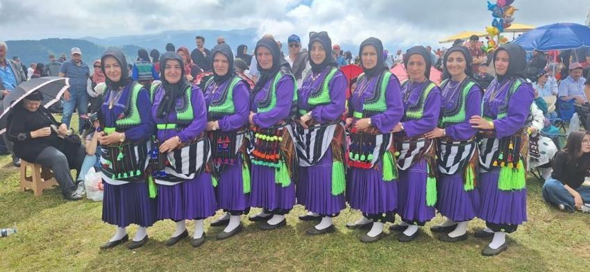 Karadeniz'de renk cümbüşü: 16. Karakısrak yayla şenliği horonlarla kutlandı!