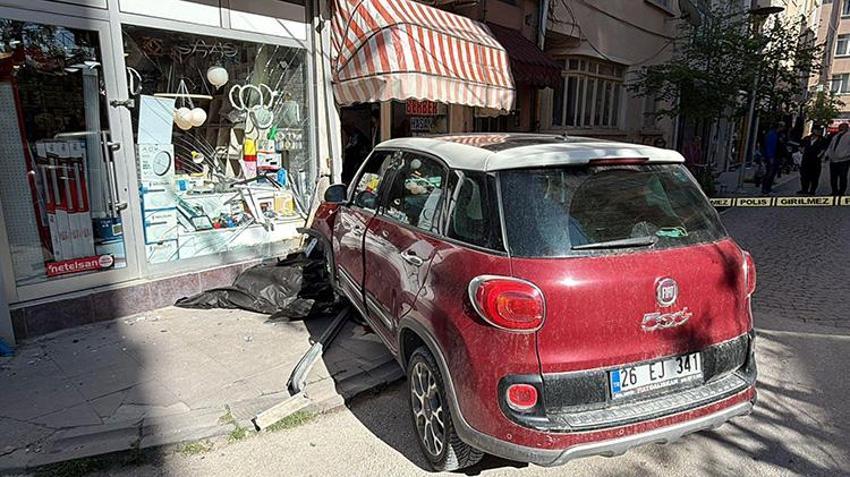 Eskişehir'de kaldırımda yürüyen genç kadını duvara sıkıştıran sürücü tahliye edildi! Hayatını kaybeden Gökçe'nin annesinden feryat!