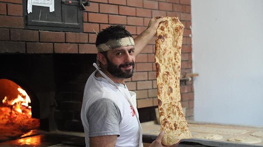 Osmanlı’dan kalan 100 yıllık lezzet! Erzincan’ın 6 ay bozulmayan Eğin ekmeği yok satıyor!