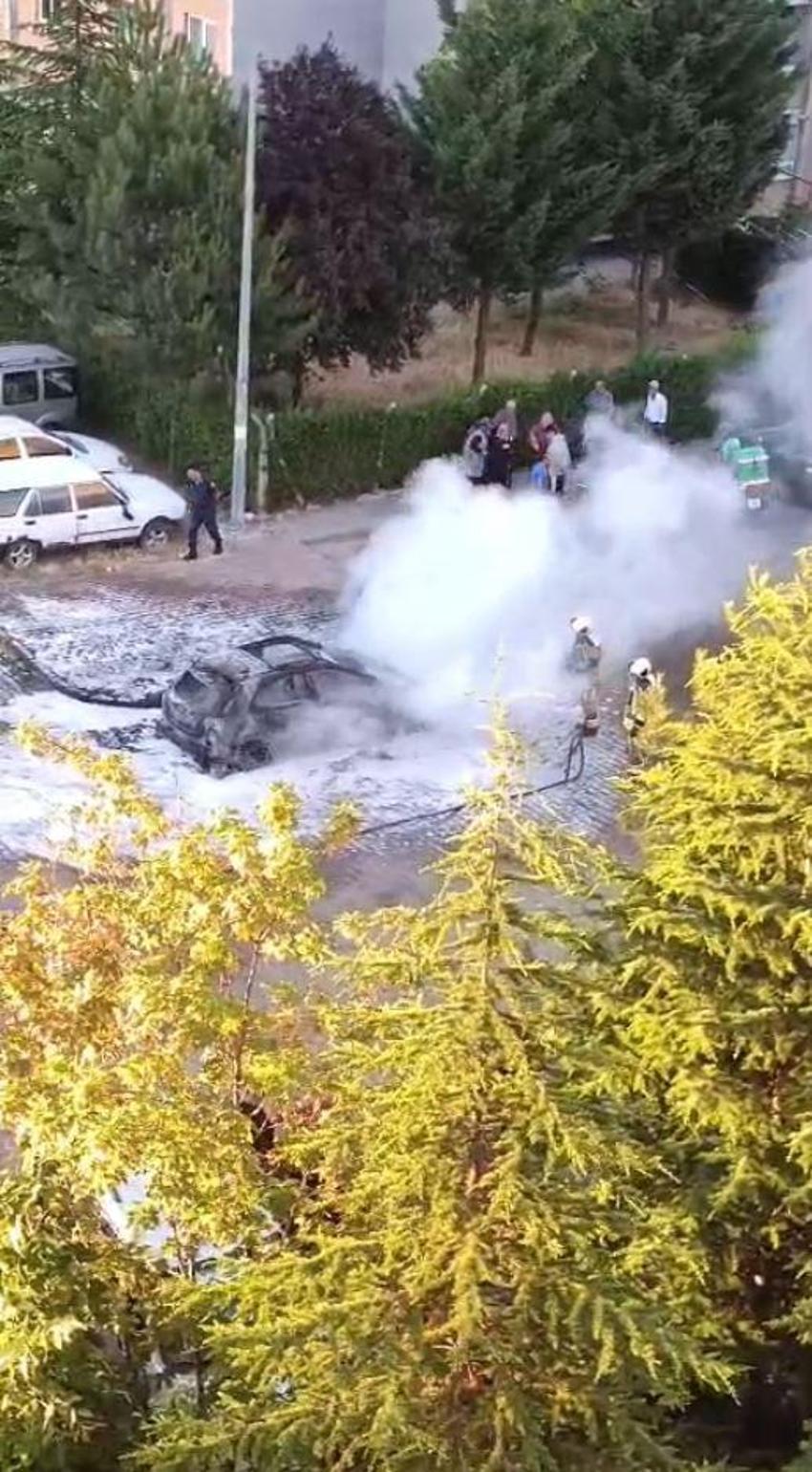 Ankara'da dehşet dolu anlar: Kız arkadaşının dükkanını ve otomobilini yaktı!