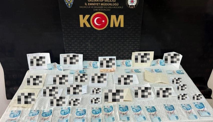 Gaziantep'te pes dedirten operasyon! Dua karşılığı para topladı, büyü ve beddua içerikli kağıtlar şoke etti