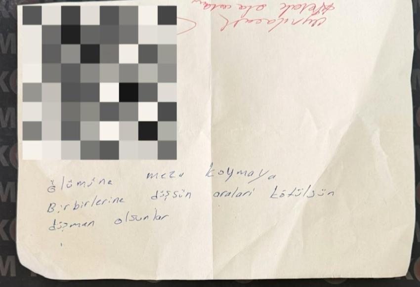Gaziantep'te pes dedirten operasyon! Dua karşılığı para topladı, büyü ve beddua içerikli kağıtlar şoke etti