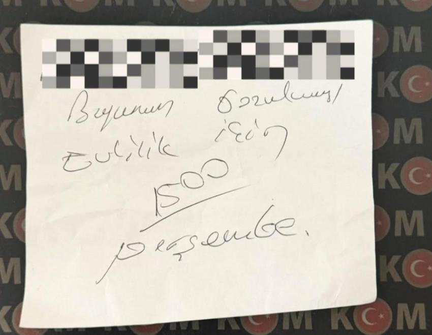Gaziantep'te pes dedirten operasyon! Dua karşılığı para topladı, büyü ve beddua içerikli kağıtlar şoke etti