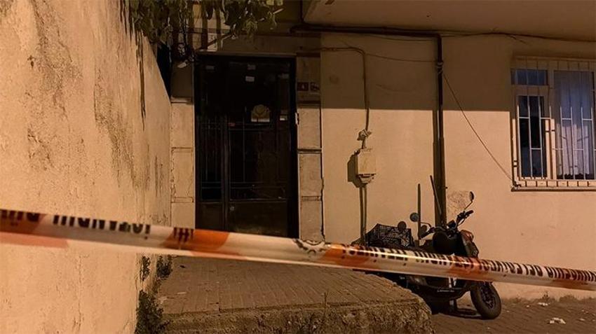 Üsküdar’da balkonunda kısmi çökme meydana gelen 4 katlı bina mühürlendi! 'Eşim hamile, sokakta kaldık'