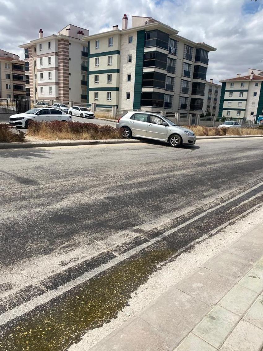 Eskişehir'de film sahnelerini aratmayan kaza! Yoldaki sıvıyı su sandı, gerçeği anlayınca iş işten geçti!