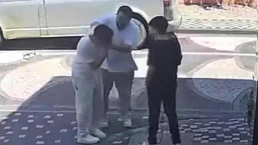 Edirne'de skandal görüntüler: 12 yaşındaki çırağını sokakta darbetti!