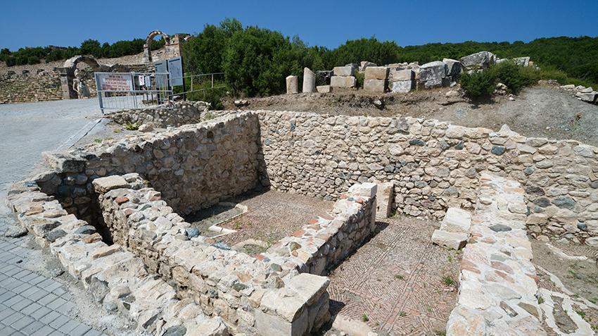 Denizli'nin yanı başında, dünyada eşi benzeri yok! Kötülüğü uzak tutsun diye yapıldı, üzeri kat kat kapatılıyor