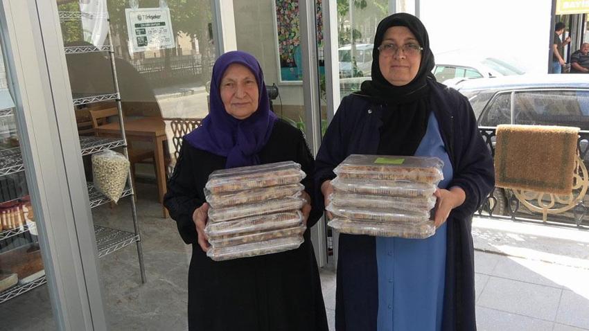 13 kadın girişimci yaptıkları ürünleri Türkiye'nin dört bir yanına gönderiyorlar