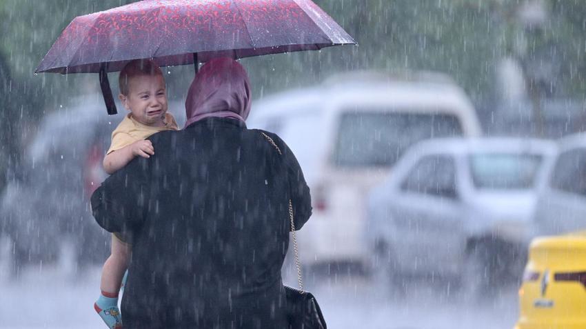 Sıcak havanın yerini sağanak yağışlar alıyor Meteoroloji 35 ili sarı ve turuncu kodla uyardı! Prof. Dr. Orhan Şen ve AKOM'dan açıklama geldi
