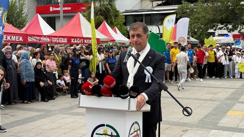 7 saatte pişirilen yaklaşık 280 bin baklalı dev Narince yaprağıyla rekorluk lezzet