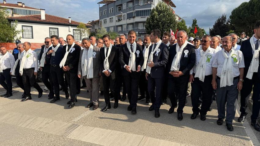 7 saatte pişirilen yaklaşık 280 bin baklalı dev Narince yaprağıyla rekorluk lezzet