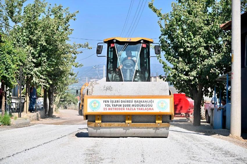 Manisa Büyükşehir Belediyesi'nden Alaşehir’de 3 mahalleyi rahatlatan asfalt hamlesi