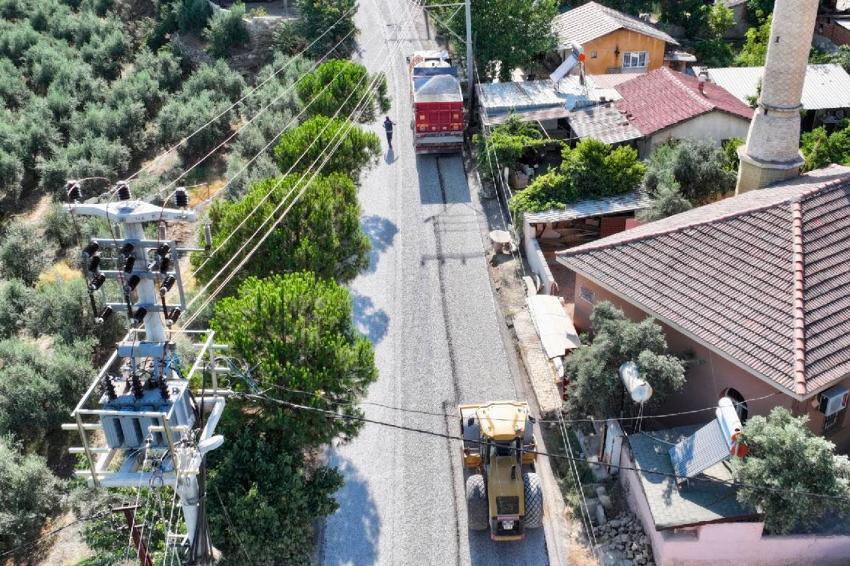Manisa Büyükşehir Belediyesi'nden Alaşehir’de 3 mahalleyi rahatlatan asfalt hamlesi