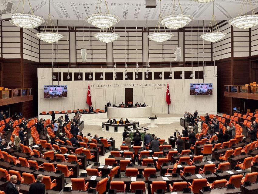 En düşük emekli maaşı 23 bin 552 TL oldu! Teklif TBMM’de kabul edildi ve yasalaştı