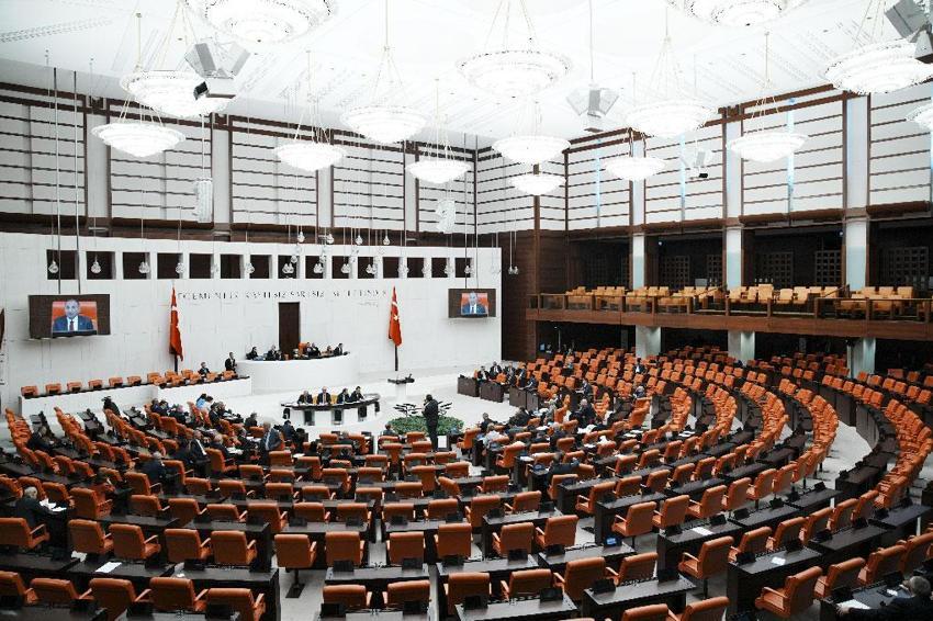 En düşük emekli maaşı 23 bin 552 TL oldu! Teklif TBMM’de kabul edildi ve yasalaştı