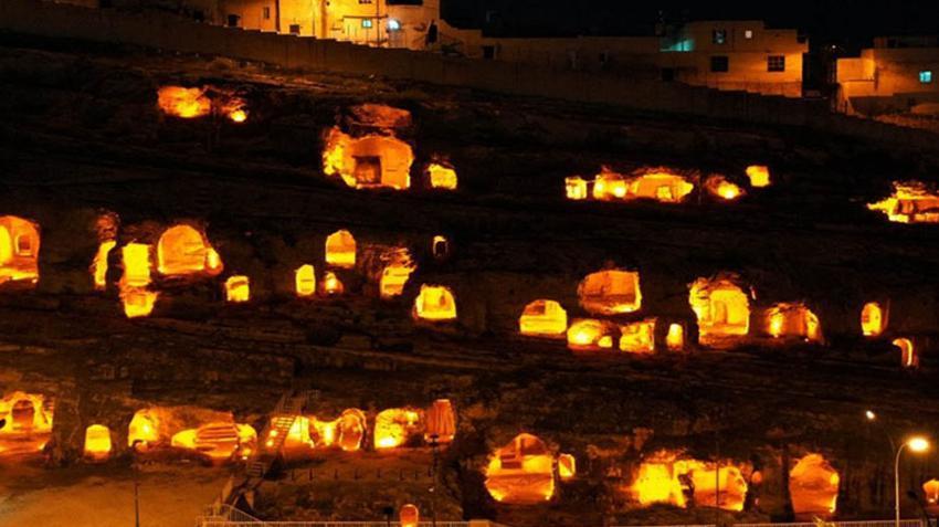 Şanlıurfa’nın göbeğinde sır! Gecekonduların altından 'ölüler şehri' ortaya çıktı!
