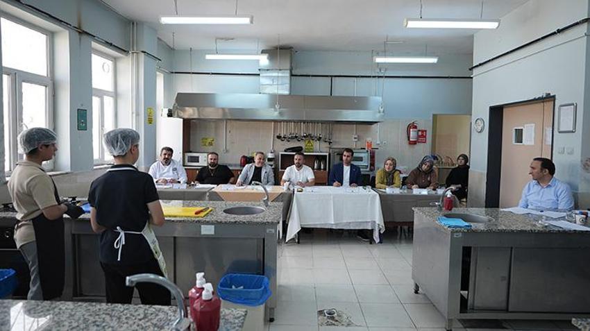 Erzurum'un unutulan lezzetlerini yeniden döndürmek için harekete geçtiler! Bu liseye yetenek sınavıyla giriliyor: Geleceğin şefleriyle dünya sahnesine taşınacak