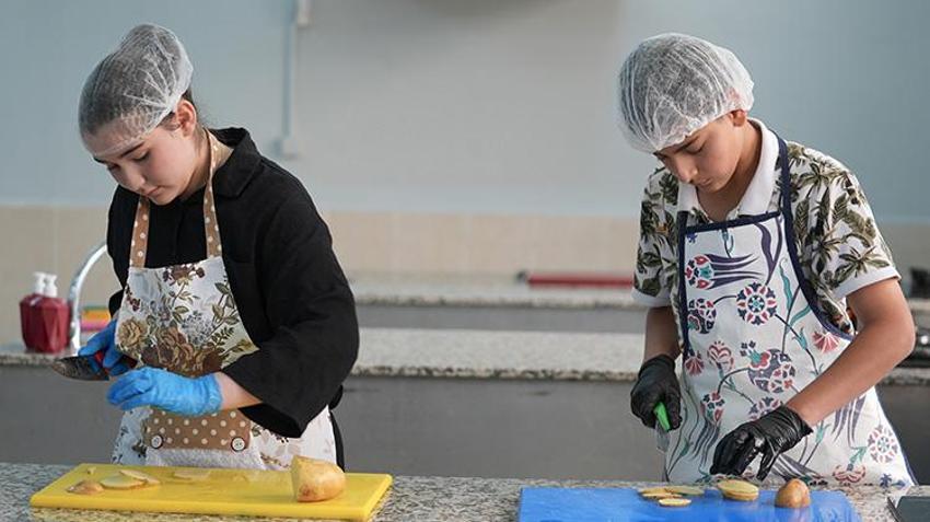 Erzurum'un unutulan lezzetlerini yeniden döndürmek için harekete geçtiler! Bu liseye yetenek sınavıyla giriliyor: Geleceğin şefleriyle dünya sahnesine taşınacak