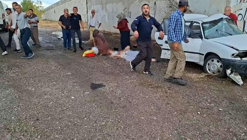 Köprülü kavşakta feci kaza 3 kişi hayatını kaybetti, biri çocuk 2 kişi ağır yaralandı