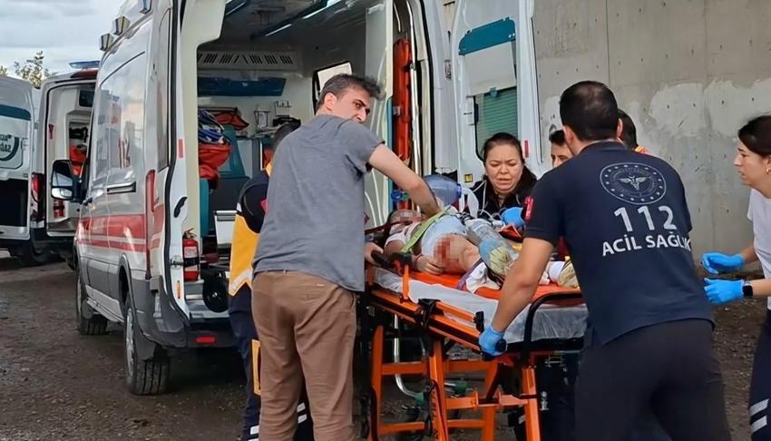 Köprülü kavşakta feci kaza 3 kişi hayatını kaybetti, biri çocuk 2 kişi ağır yaralandı