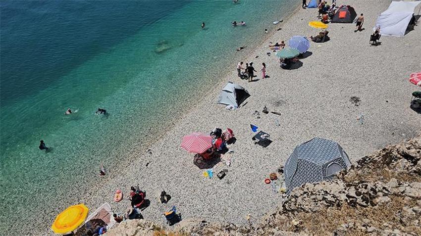 Burası ne Akdeniz ne de Ege! Doğu Anadolu'nun parlayan yıldızı tatilci akınına uğruyor