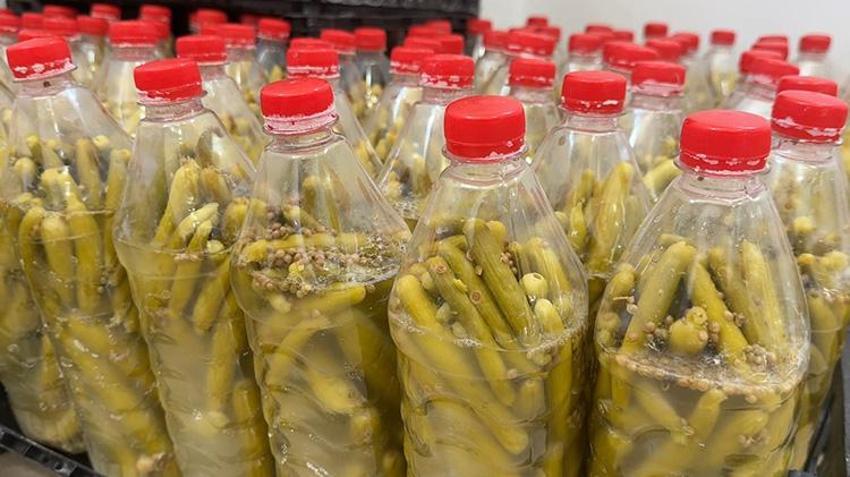 Midyat'ta kadınlar güçlerini birleştirdi: El emeği turşuları üretip yurdun dört bir yanına gönderiyorlar