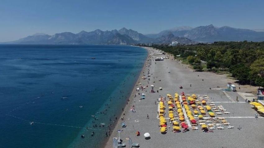 Antalya'da fark 3 dereceye düştü: Kıyı ilçelerde kendini gösterdi
