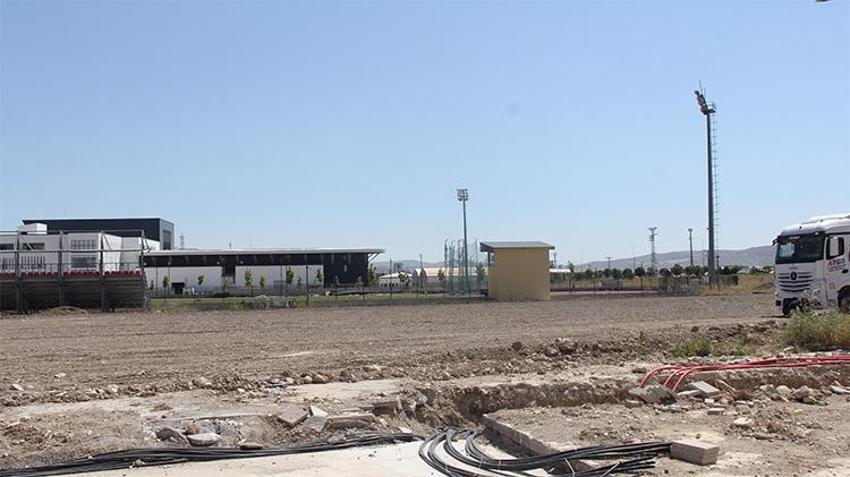 Sivas modern futbol sahasına kavuşuyor