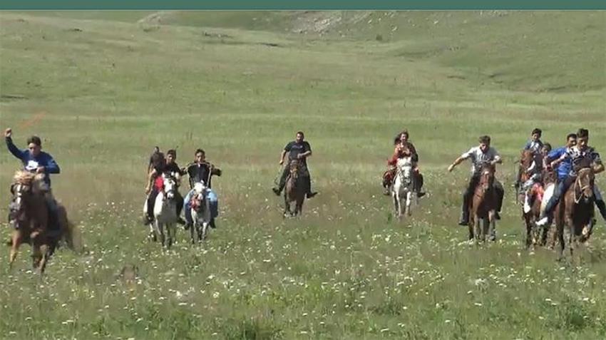Göle'de kaşar festivali coşkusu: Konserler, geleneksel gösteriler ve ikramlar ilgi topladı