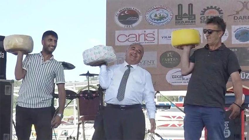 Göle'de kaşar festivali coşkusu: Konserler, geleneksel gösteriler ve ikramlar ilgi topladı