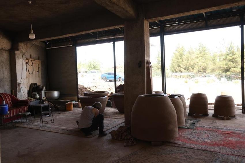 Yapımında Dicle Nehri'nin sırlı toprağı kullanılıyor: Bir kez yapılıp 18 yıl kullanılıyor