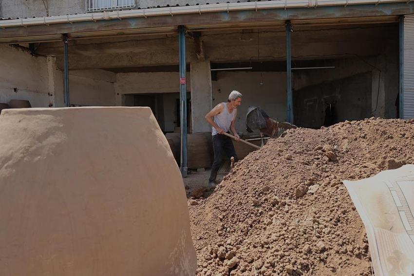 Yapımında Dicle Nehri'nin sırlı toprağı kullanılıyor: Bir kez yapılıp 18 yıl kullanılıyor