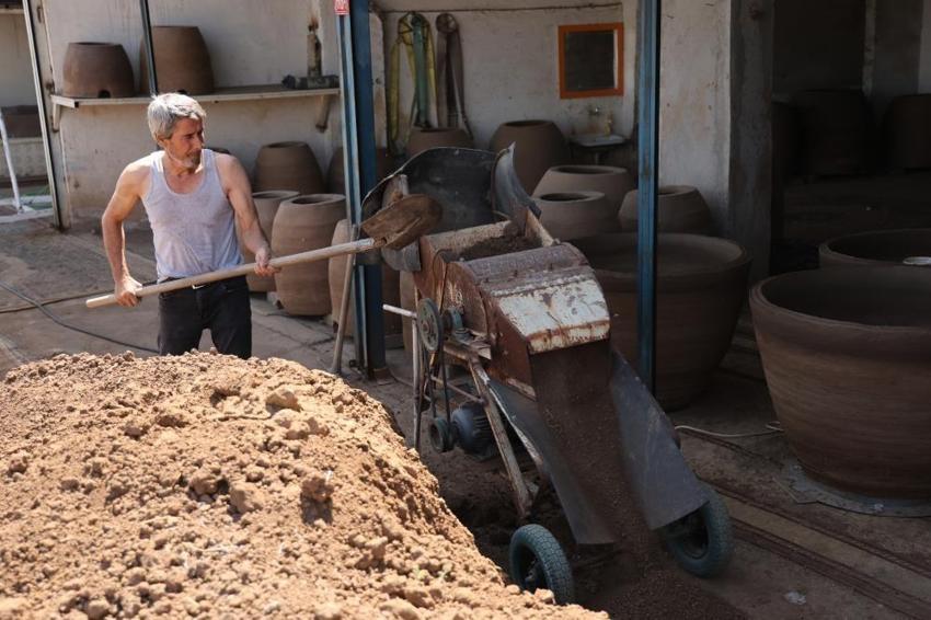 Yapımında Dicle Nehri'nin sırlı toprağı kullanılıyor: Bir kez yapılıp 18 yıl kullanılıyor