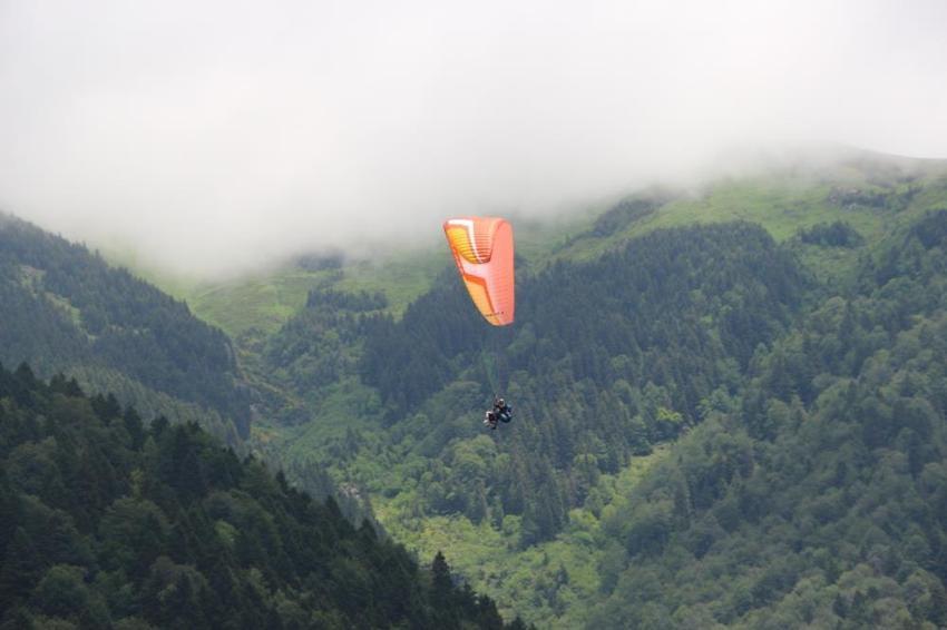 Trabzon'da yaz sezonunun en popüler aktivitesi! Turistler akın ediyor: 'Uzungöl sadece gölden ibaret değilmiş!'