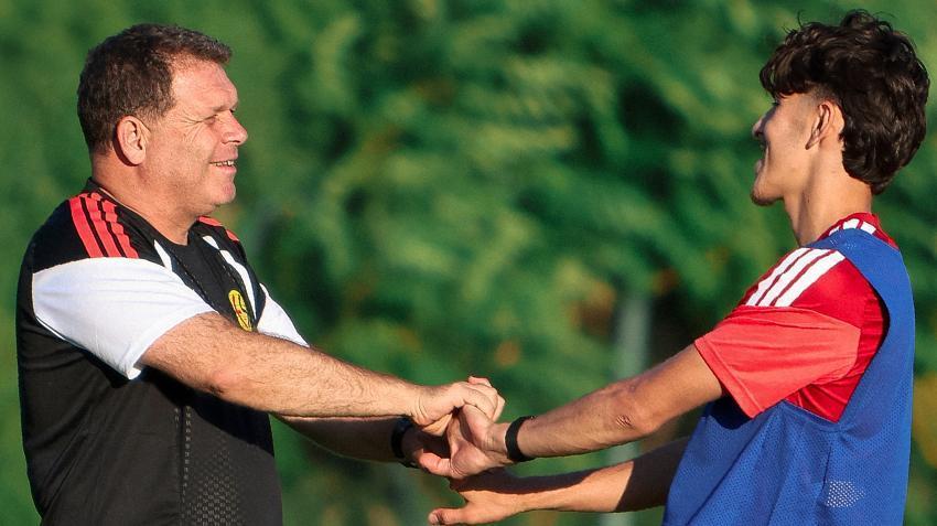 Eskişehirspor'da Hakan Şapcı transfer müjdesini verdi: Santrfor en kısa zamanda geliyor