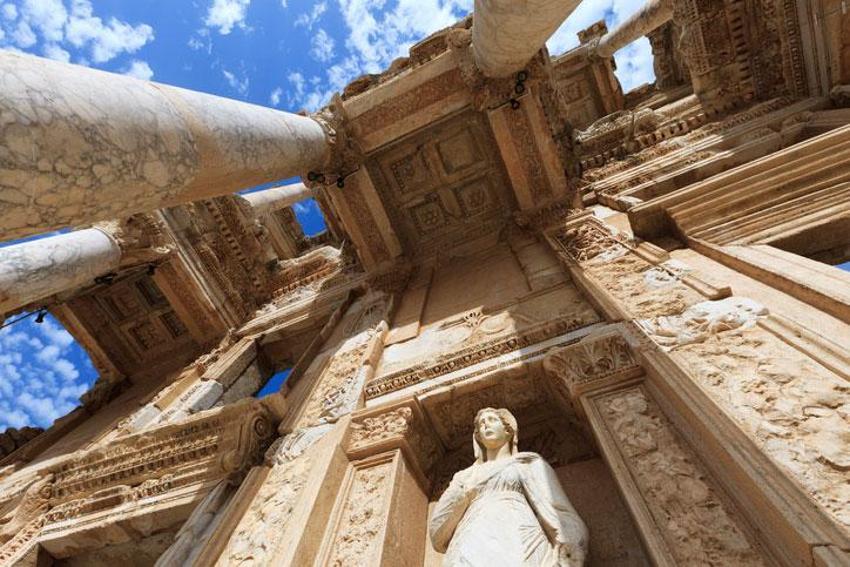 Efes’te sıra dışı mezar: 1200 yıl önce yan yana gömülen ikizlerin sırrı