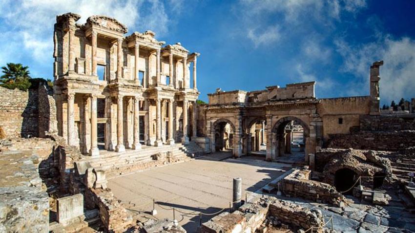 Efes’te sıra dışı mezar: 1200 yıl önce yan yana gömülen ikizlerin sırrı