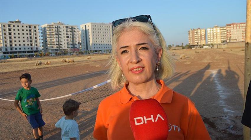 Kızıltepe'de köy işleri bitiyor, file kuruluyor: Toprak sahasında voleybol tutkusu...