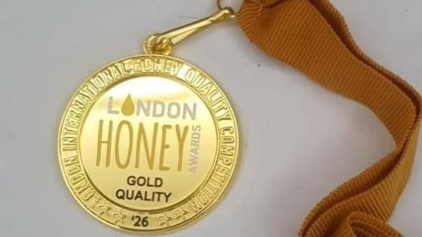 ODTÜ'lü Finansçı Keşan'da arıcı oldu, ürettiği Bal Londra'da altın madalya kazandı!