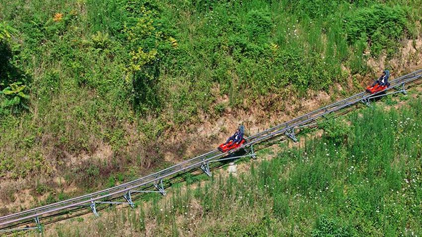 Karadeniz'e dev turizm yatırımı! 850 metrelik dağ kızağı hizmete girdi: Körfez ve Avrupa turistlerinin yeni adresi!