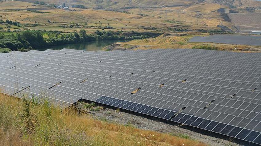 Muş'ta dev yenilenebilir enerji hamlesi! Alparslan-2 Barajı'nda GES elektrik üretimine başladı